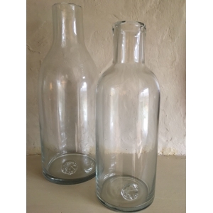 Fles met glasstempel  L  33 cm hoog